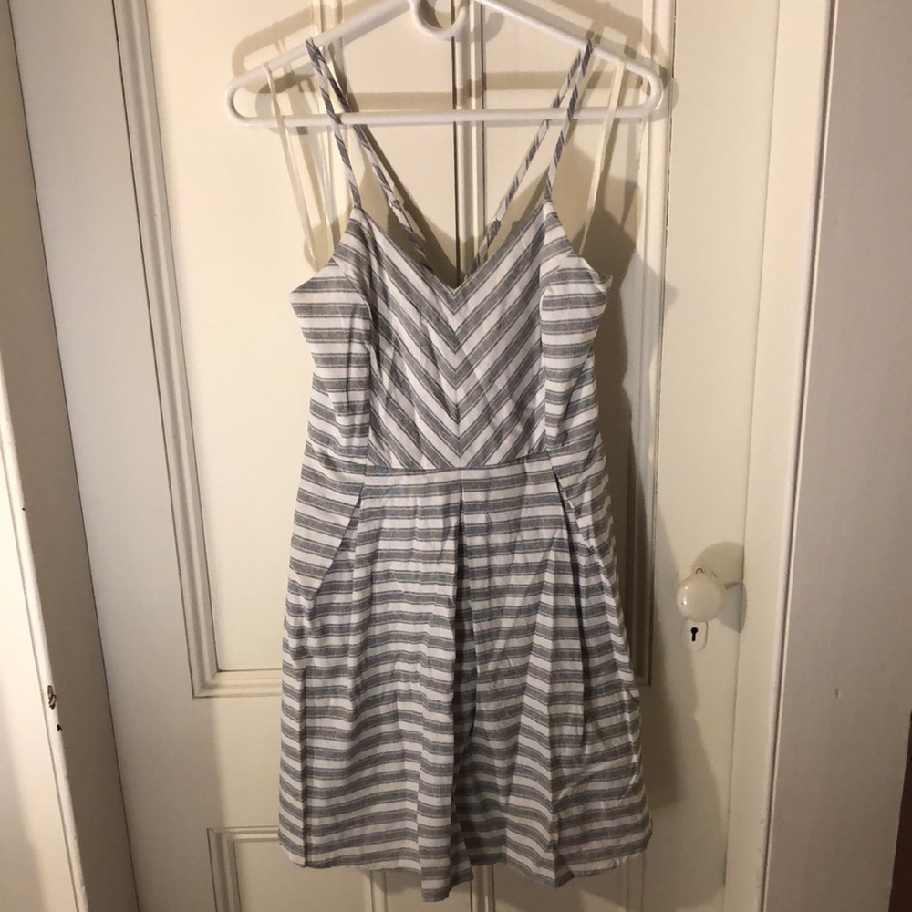 Classy cross back strap pleated summer dress